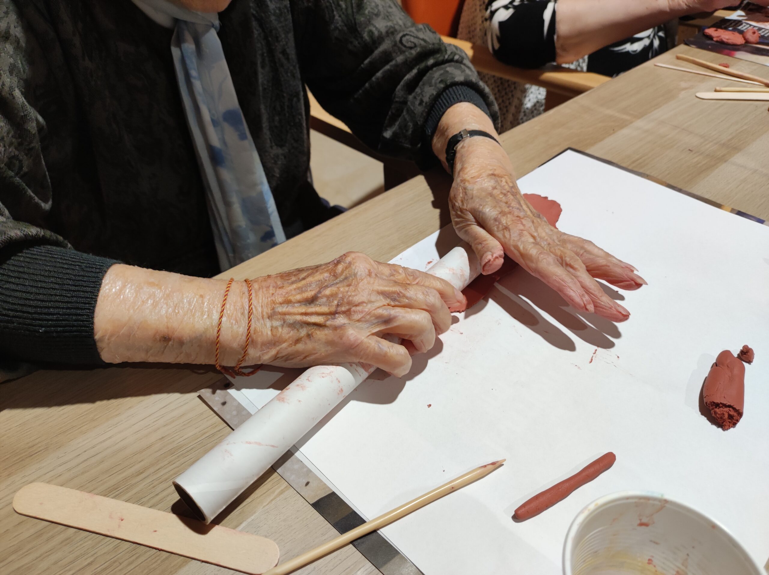 SERVICIOS_TALLERES EN CENTROS_ARTETERAPIA_ANCIANOS 2